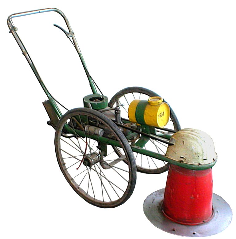 První sekaèka Dakr mìla motor z motorky a kryt na ní byl vyroben z ochranné pøilby na hlavu. Dodnes stojí ve firmì na ukázku.