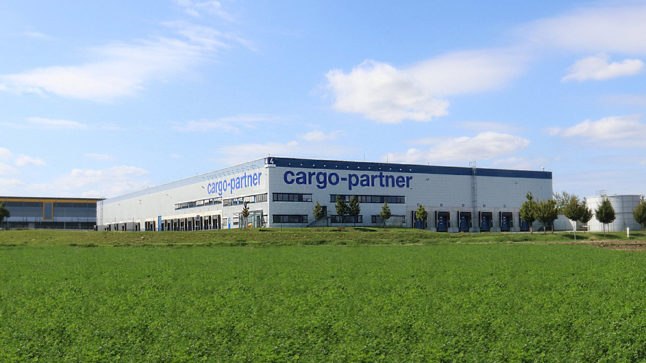 Logistické centrum cargo-partner.