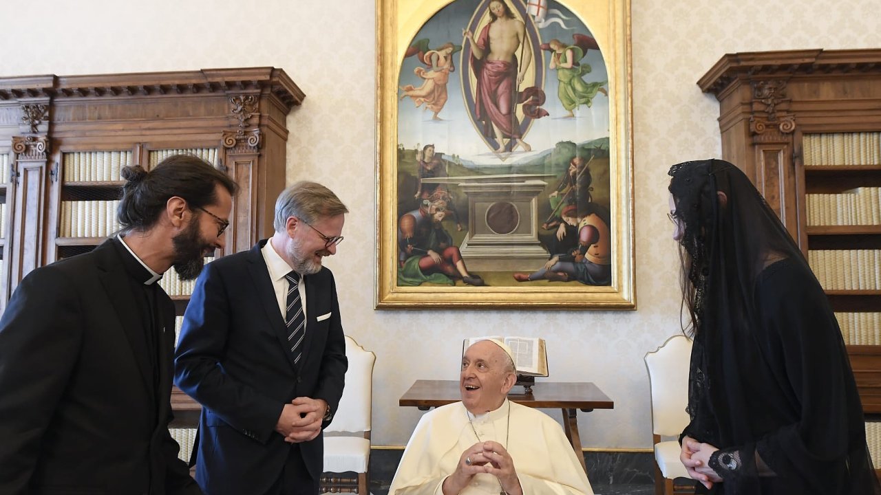 Premiér Petr Fiala na návštìvì u papeže Františka ve Vatikánu.