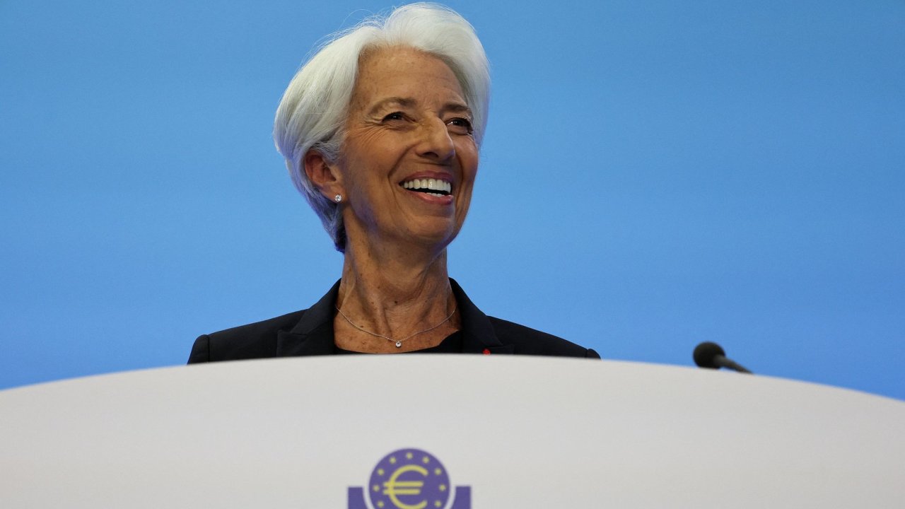 fka Evropsk centrln banky Christine Lagardeov povauje za riziko pro spn zkrocen inflace napnut trh prce a rostouc mzdy.