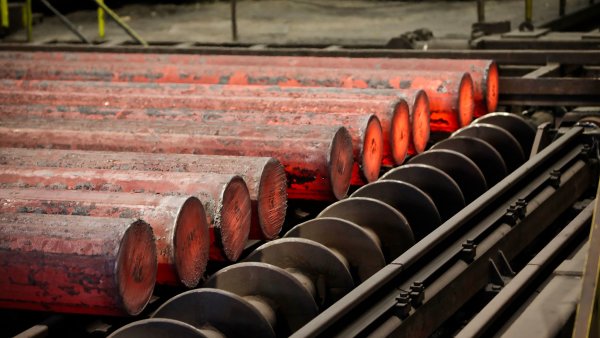 Evropa upravila pravidla pro kompenzace drahé elektřiny. Skláři, výrobci hnojiv či sladu mohou čekat úlevy