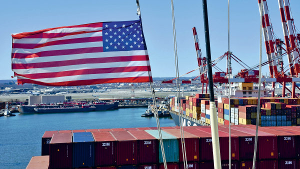 Navzdory clům ukazuje světová ekonomika obdivuhodnou odolnost