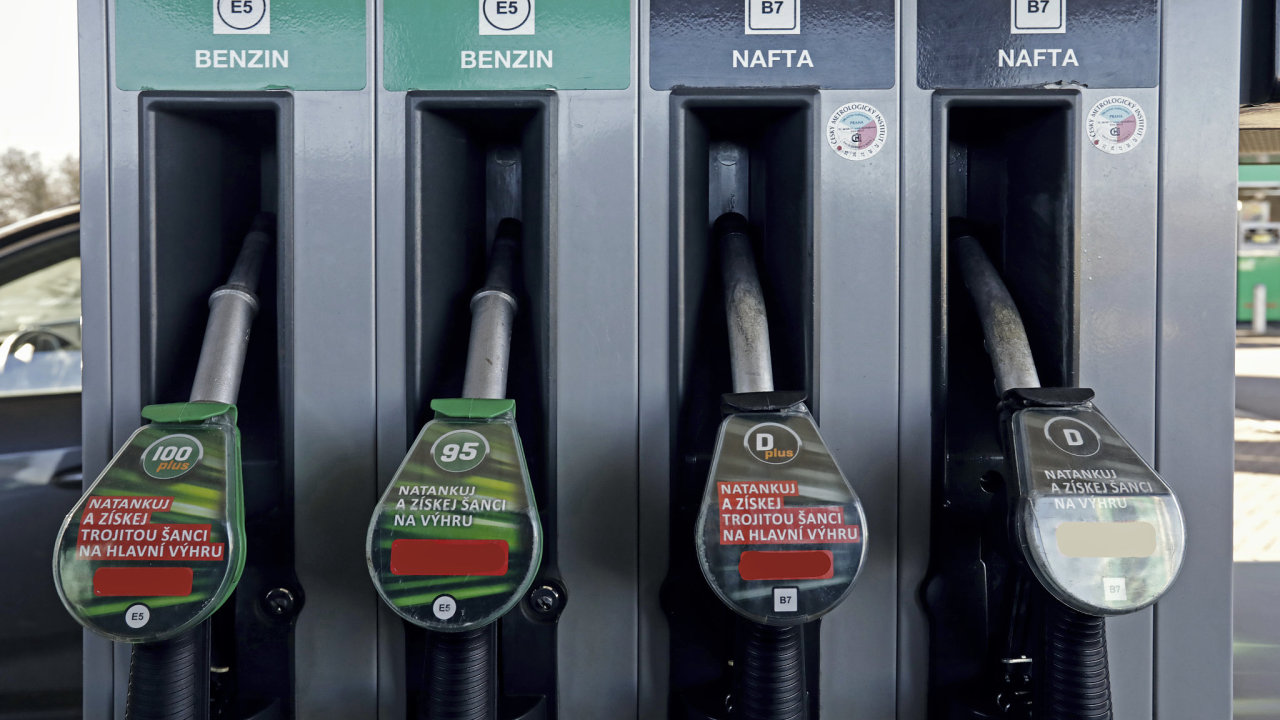 nafta, benzin, pohonn� hmoty, �erpac� stanice, pumpa, stojan, Mol