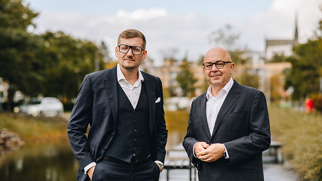Ren� Ludv�k, Vice President, FG Wilson / Caterpillar a Vladim�r Hlavinka,...