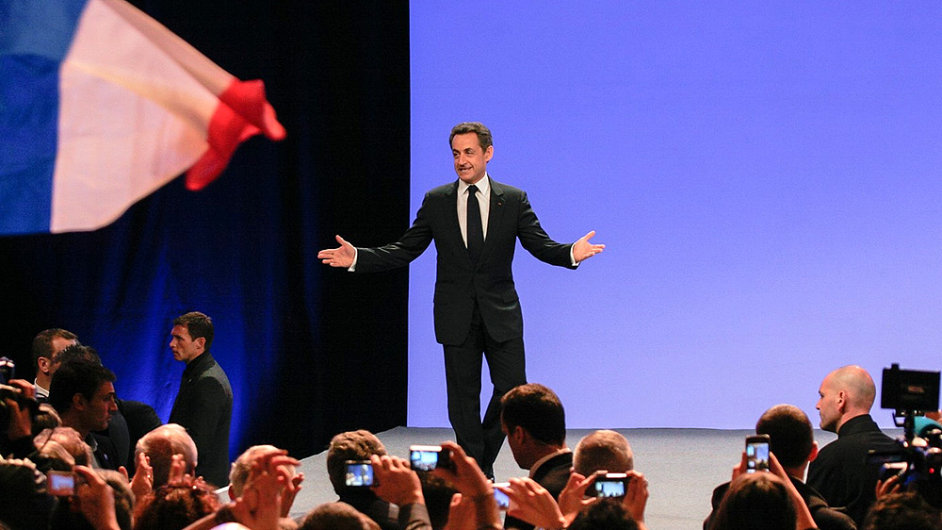 Nicolas Sarkozy na pedvolebnm mtinku.
