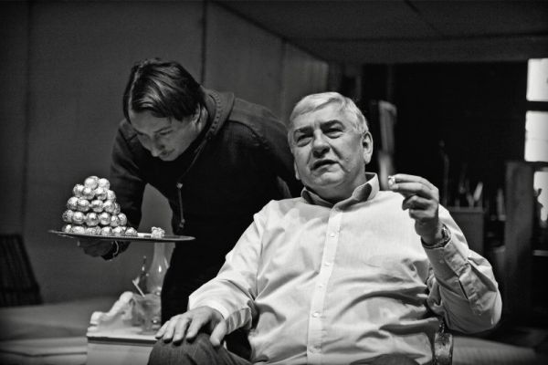 Miroslav Donutil p�i zkou&scaron;ce hry Amadeus v Divadle Husa na prov&aacute;zku.