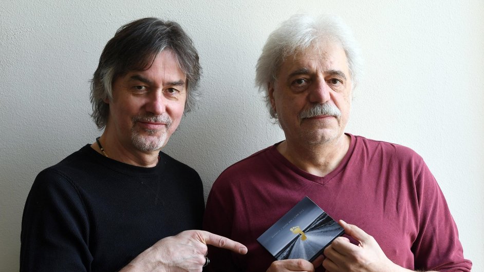 Na aktulnm snmku jsou hudebnci Lubo Malina (vlevo) a Robert Kesan, kte spolupracuj u 33 let.