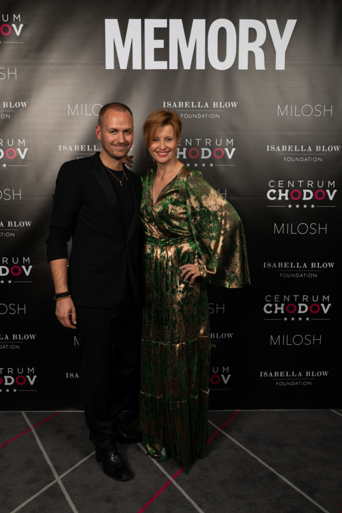 Herečka Jitka Schneiderová a producent Milosh Harajda na vernisáži výstavy Memory
