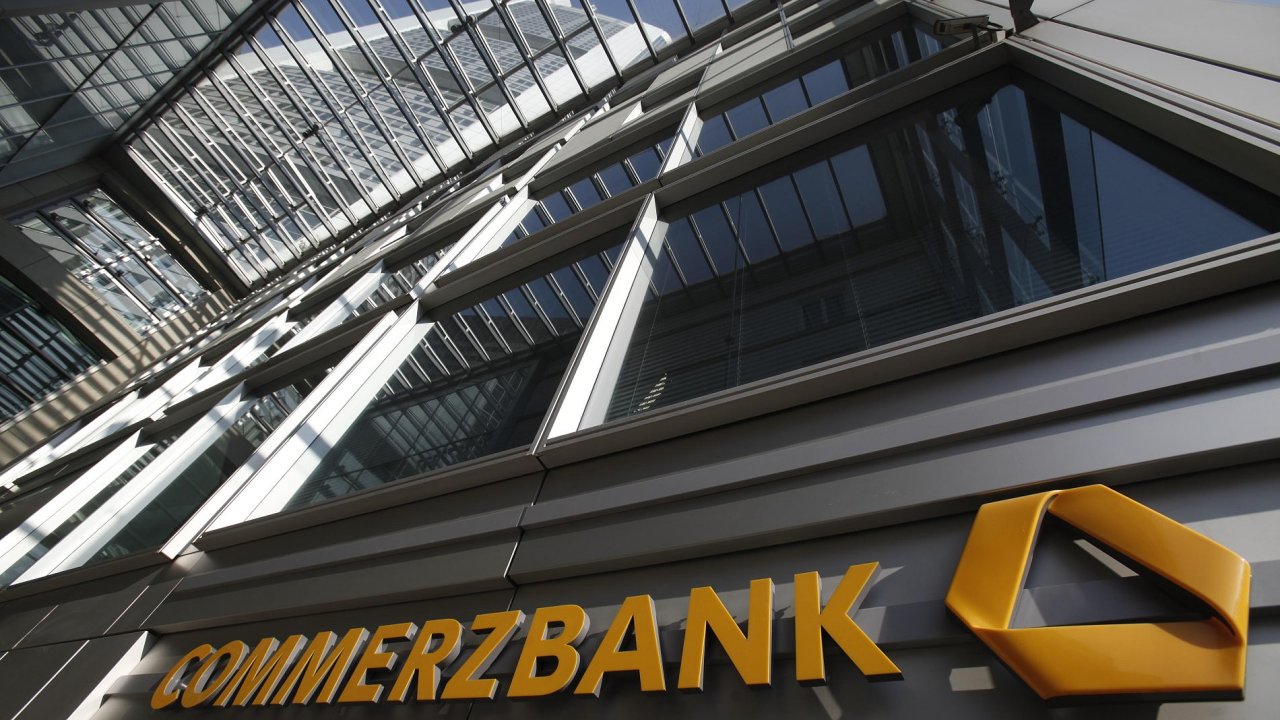 Ilustran foto - Vstup do sdla nmeck banky Commerzbank v Berln