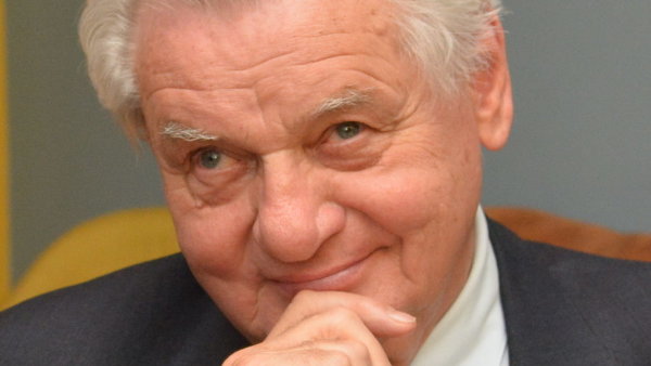 Na co čeká ČNB? Odmítáním vyšších sazeb dává ČNB vládě signál – máte čas utrácet