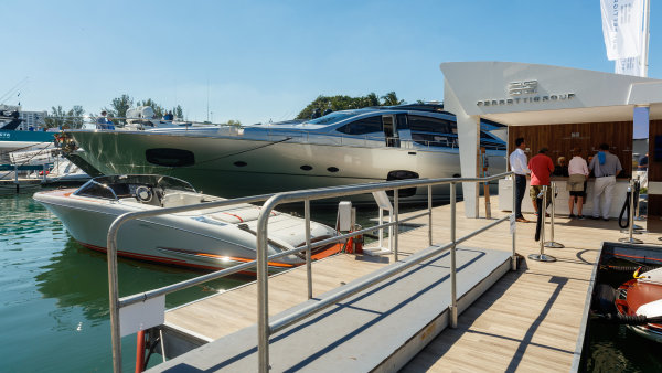 Po PPF investuje do luxusních jachet i Komárek, koupil podíl ve známém italském výrobci Ferretti