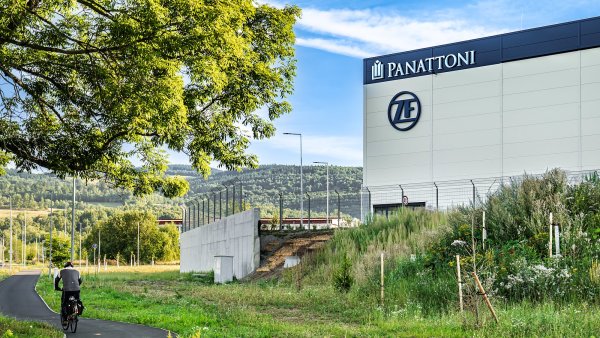 Firmy si víc věří. Poptávka po pronájmech průmyslových hal loni po opatrných letech oživila