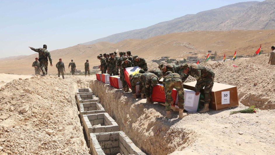 Kurdov pohbvaj Jezdy zabit v boji s radikly z Islmskho sttu. Podle USA byly v boji pouit chemick zbran.
