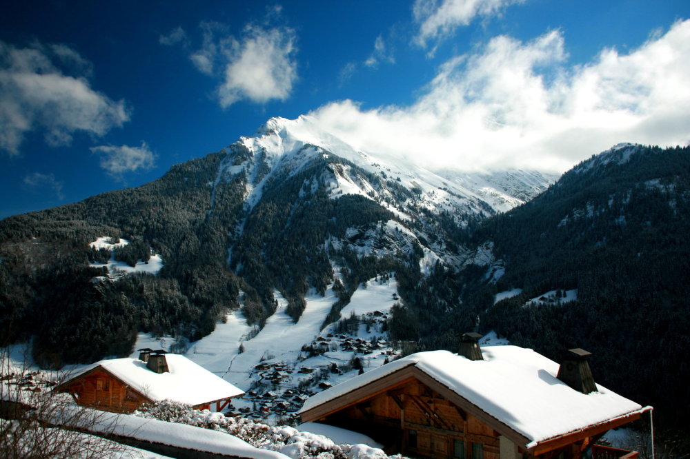 Saint-Gervais Mont-Blanc Vesnička Saint-Gervais se proslavila už v 19. století termálními prameny. Navíc se nachází v těsné blízkosti hory Mont Blanc.
