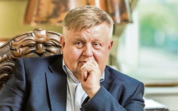 Dle rozhodnutí praského soudu majitel strojírenského holdingu Vítkovice Jan Svtlík nemusí platit Davidu Beranovi 1,69 miliardy korun za akcie.