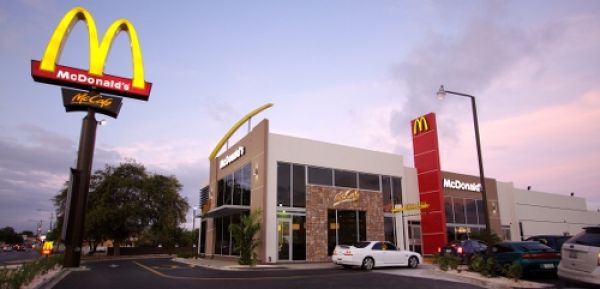 Restaurace Mc Donald&acute;s na ostrov� Curacao