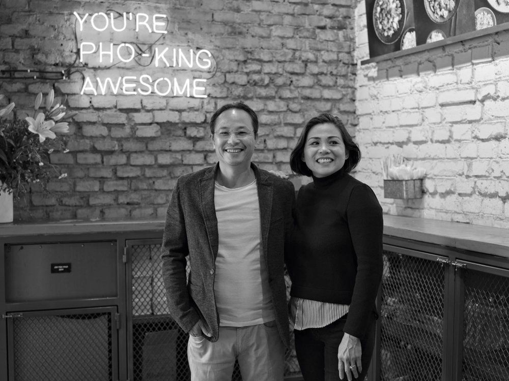 Manželé Tuan (vlevo) a Lan založili první bistro v centru Prahy, které nabízelo vietnamskou kuchyni.