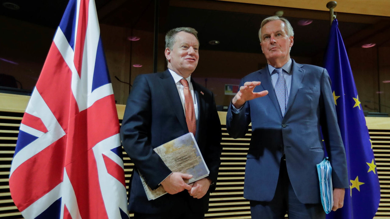 Hlavní vyjednavaèi o brexitu: David Frost a Michel Barnier.