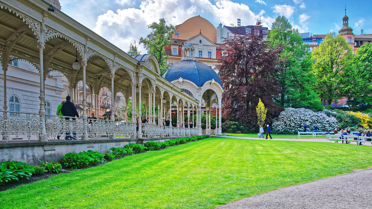 Karlovy Vary, lzn, kolonda, park