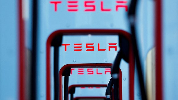 Snižování cen na zákazníky funguje. Tesla ve čtvrtletí hlásí rekordní prodeje