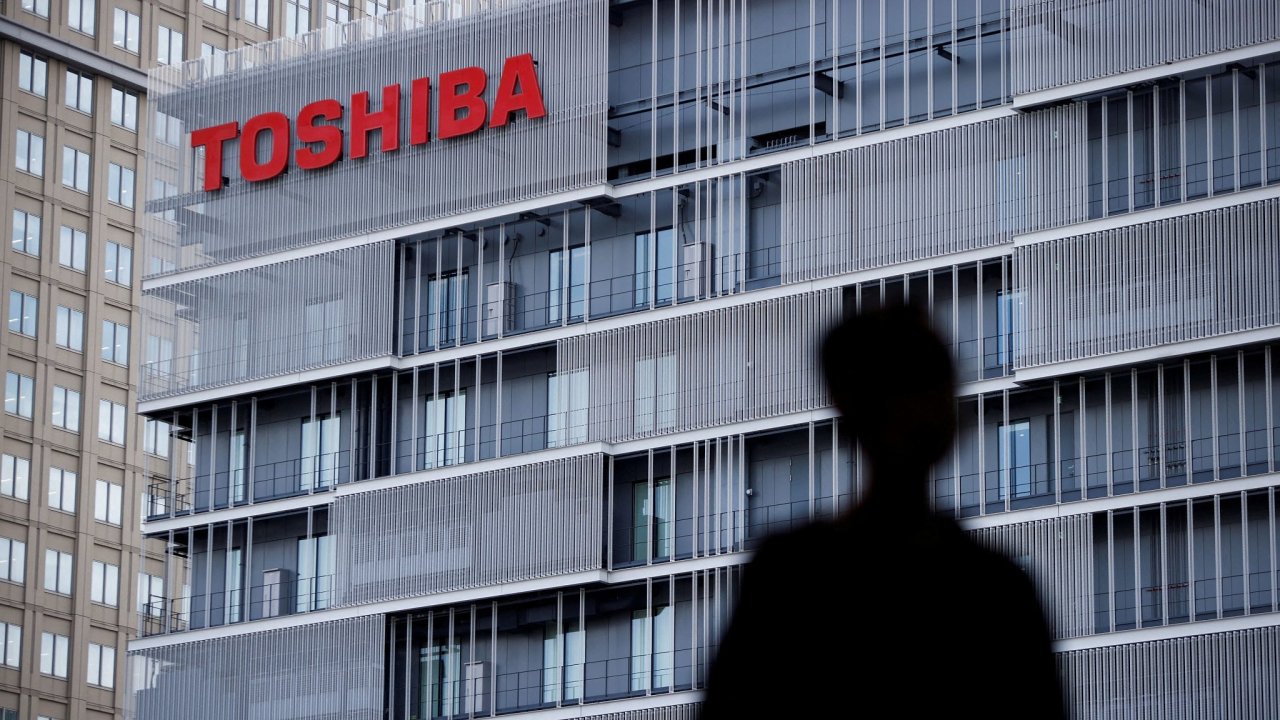 Divize Toshiby sahají od domácí elektroniky po jaderné elektrárny. Celá desetiletí po druhé svìtové válce byla firma symbolem hospodáøského oživení zemì a jejího technologického prùmyslu.