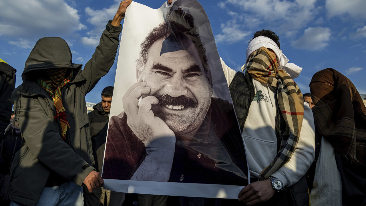 fotografie vznnho vdce povstaleck Strany kurdskch pracujcch (PKK) Abdullaha Ocalana