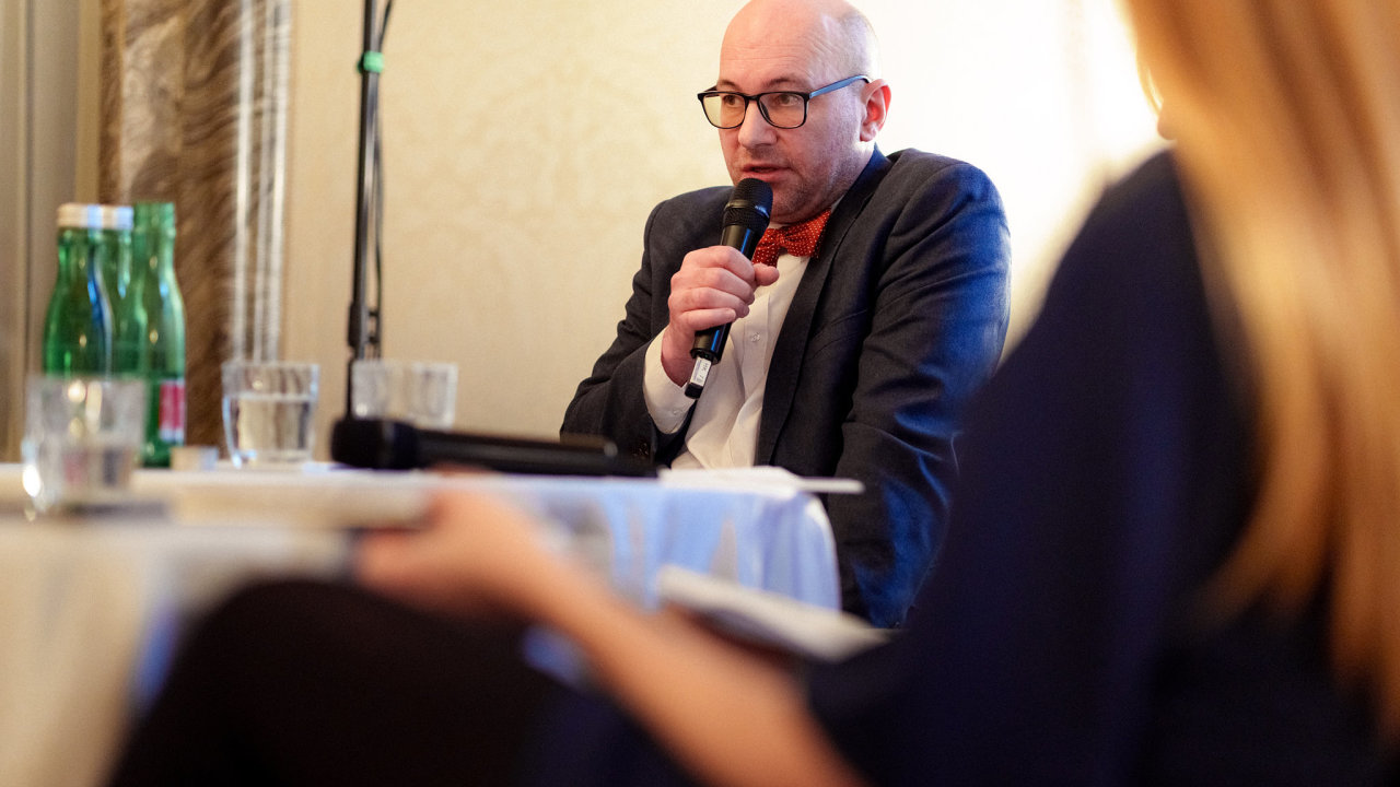 Liber�ln� sm��lej�c� ekonom.