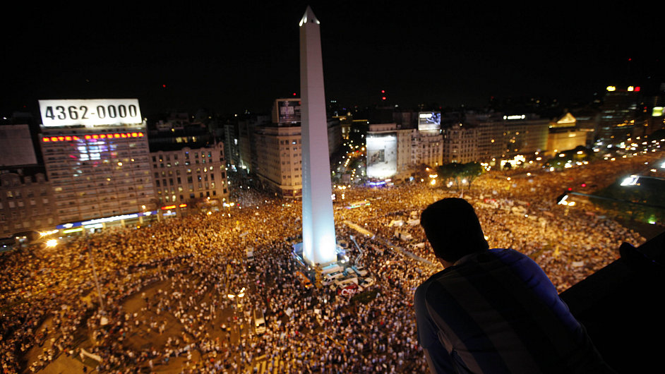 Argentinci protestuj proti prezidentce Cristin Fernndezov