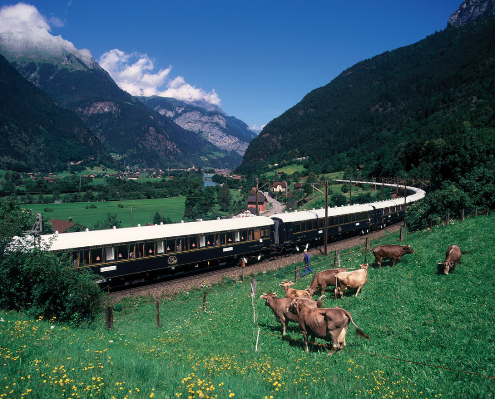 Orient expres Venice-Simplon Blízko Luzernu ve středním Švýcarsku.