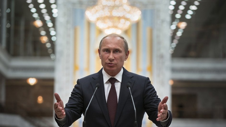 Ruská vláda pøijala krizový plán na podporu ekonomiky, mluvèí Kremlu oznaèuje snížení ratingu zemì jako 
