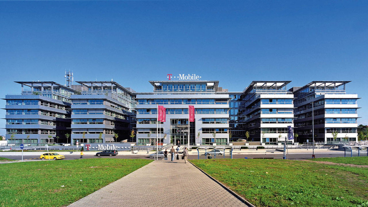 Svho asu nejvtm tuzemskm kancelskm projektem pro jedinho njemce bylosdlo pro opertora T-Mobile naRoztylech. Celkem 30tisc metr tverench kancel pedala Sekyra Group vroce 2003.