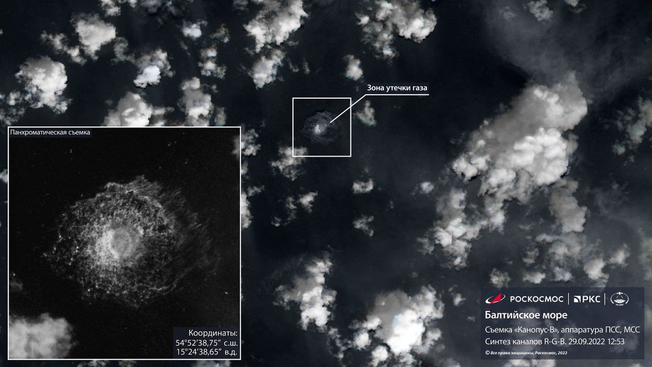 Satelitní snímek po výbuchu plynovodu Nord Stream.