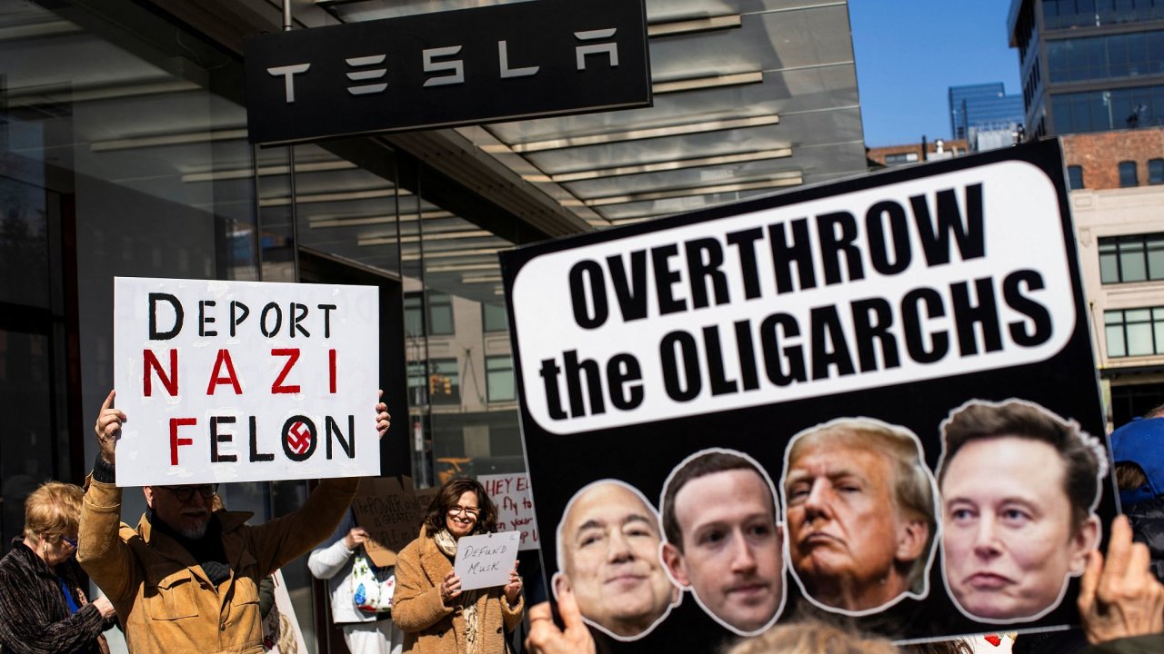Tesla, protest