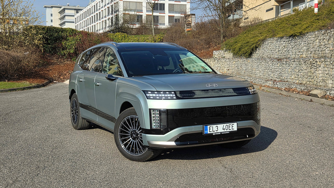 Ioniq 9 od�prvn� chv�le bud� sv�m designem na�silnici respekt, z�rove� tak�...