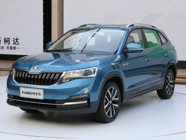 Nov&eacute; SUV pro �&iacute;nsk&yacute; trh se jmenuje Kamiq, bude m&iacute;t benzinov&yacute; motor o objemu 1,5 litru a v&yacute;konu 81 kW. V prodeji bude pouze s &scaron;estistup�ovou automatickou p�evodovkou.