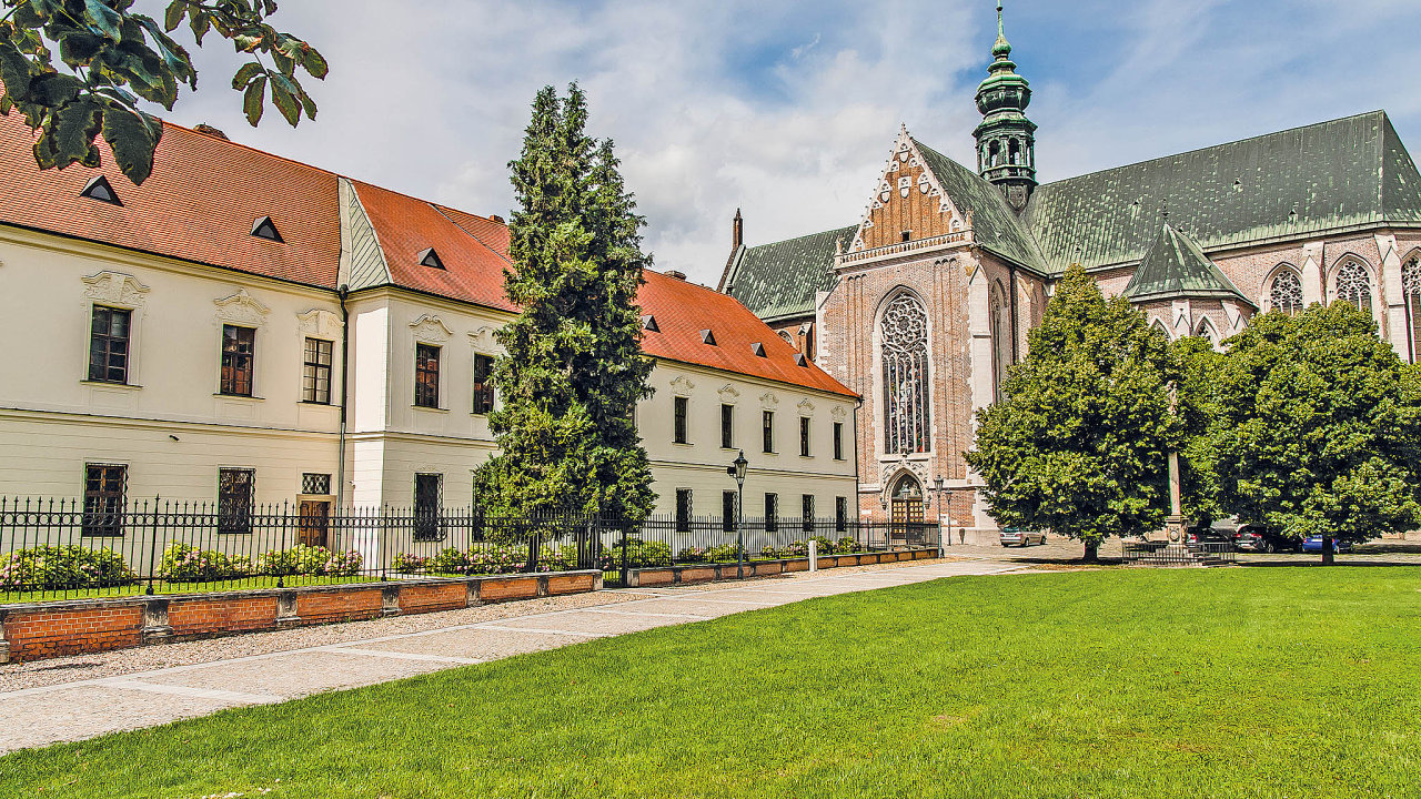 Bazilika a kl�ter Nanebevzet� Panny Marie na Star�m Brn�