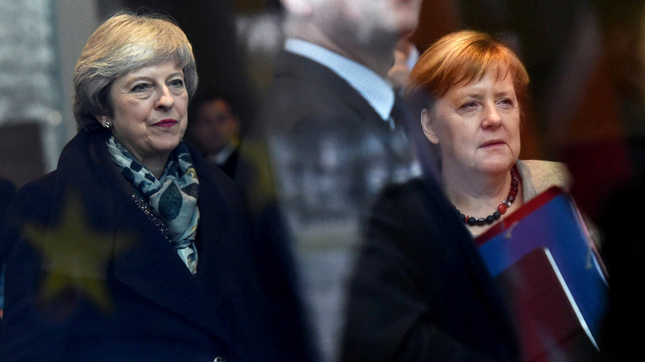 Britská premiérka Theresa Mayová a nìmecká kancléøka Angela Merkelová