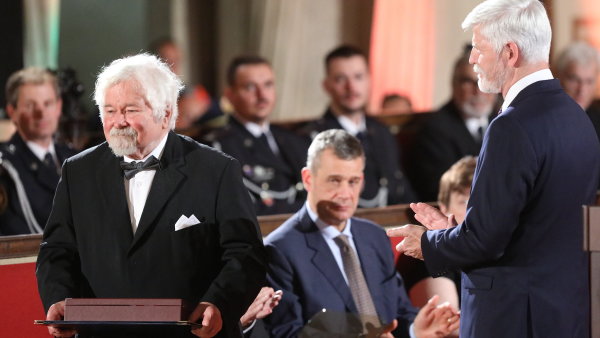 Řád Bílého lva dostali expolitici a váleční hrdinové, podnikatel je mezi 62 oceněnými jen jeden