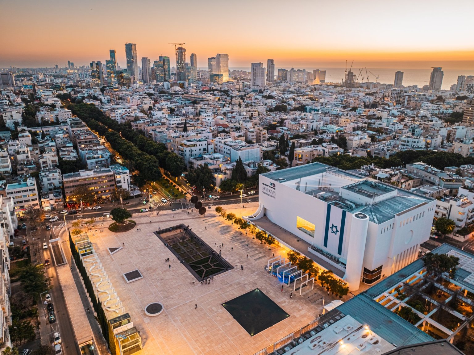 Hlavnm ekonomickm centrem Izraele je Tel Aviv.