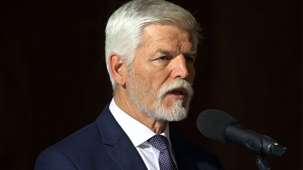 Se svolnm ustavujc schze snmovny pot prezident Pavel na zatek listopadu, vytvo to podle nj stranm dostatek prostoru pro jednn.