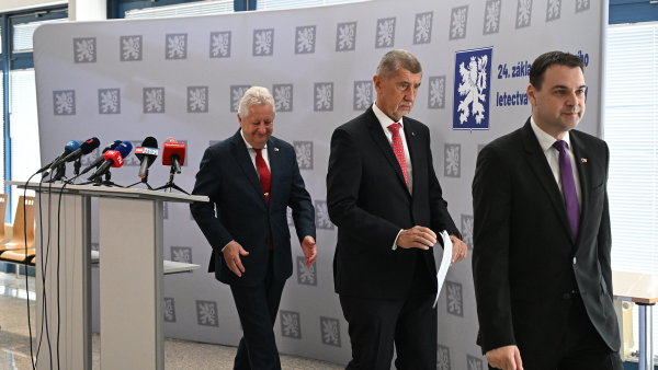 Premi�r Andrej Babi� (ANO) vystoupil na tiskov� konferenci p�ed odletem na...