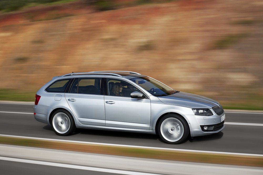 Nová Škoda Octavia Combi Vzdálenost mezi nápravami neboli rozvor se proti předchůdkyni zvětšila o 11 cm.