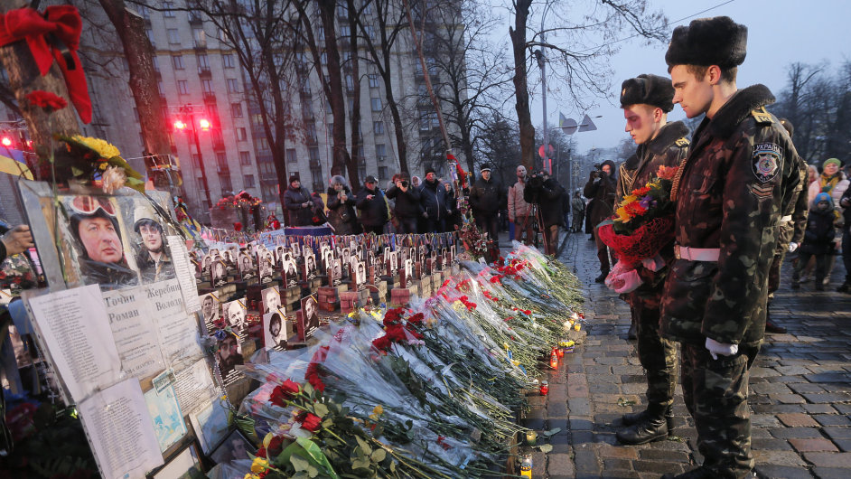 Ukrajina si pipomn prvn vro udlost na kyjevskm Majdanu