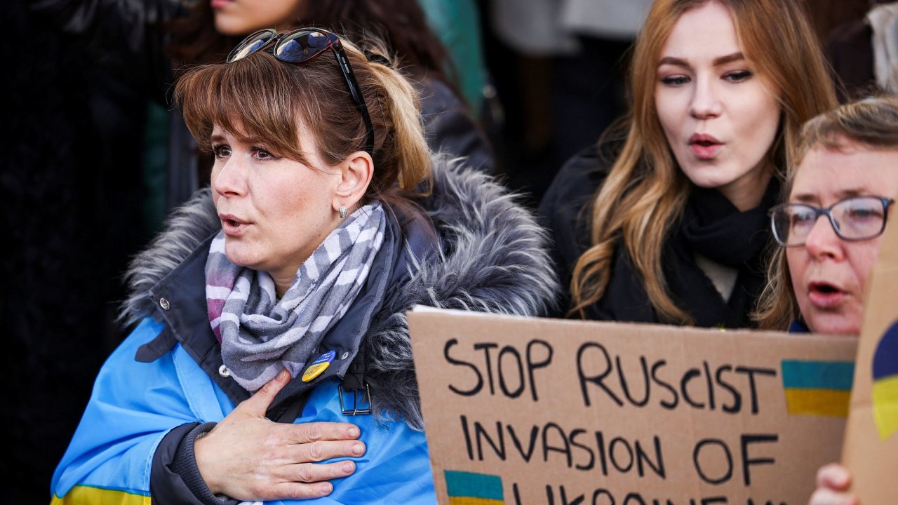 Protest proti rusk agresi vi Ukrajin v Londn.