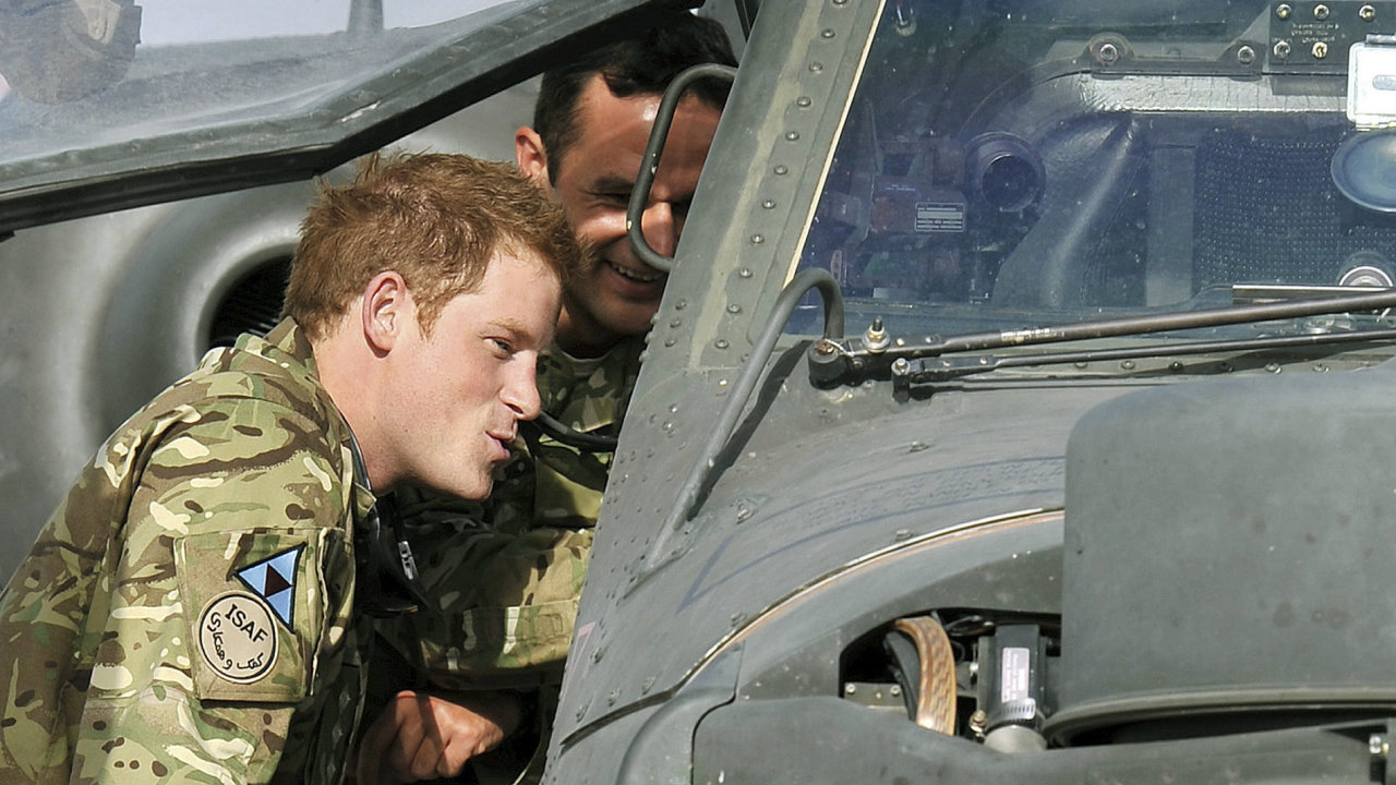 Britsk princ Harry na zkladn Camp Bastion v Afghnistnu