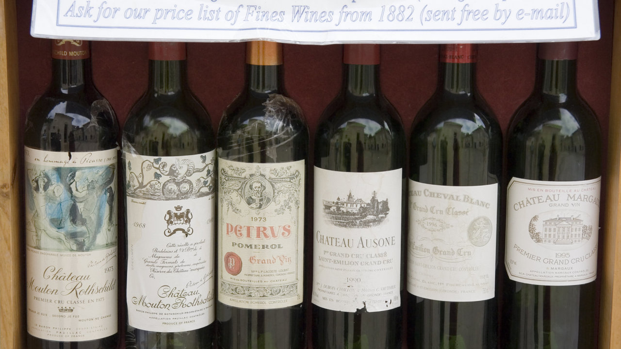Šestice velkých vín z Bordeaux.