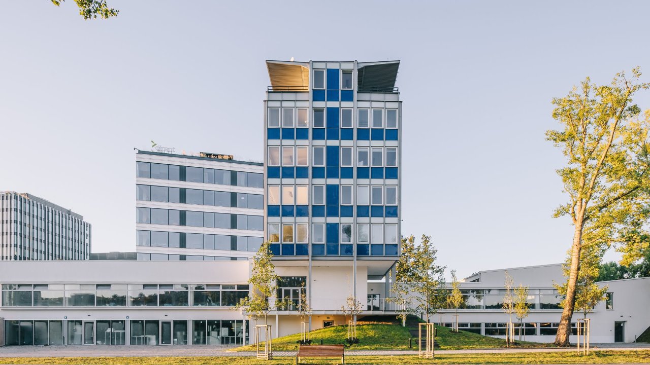 Panelrna Holeovice, nov sdlo ateliru Architekti A8000