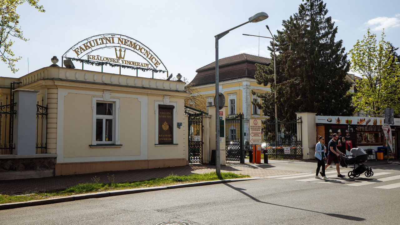 Vinohradskou nemocnici po lo�sk� rezignaci �editele Jana Votavy do�asn� vede ��f odboru p��mo ��zen�ch organizac� ministerstva Jan Mich�lek.