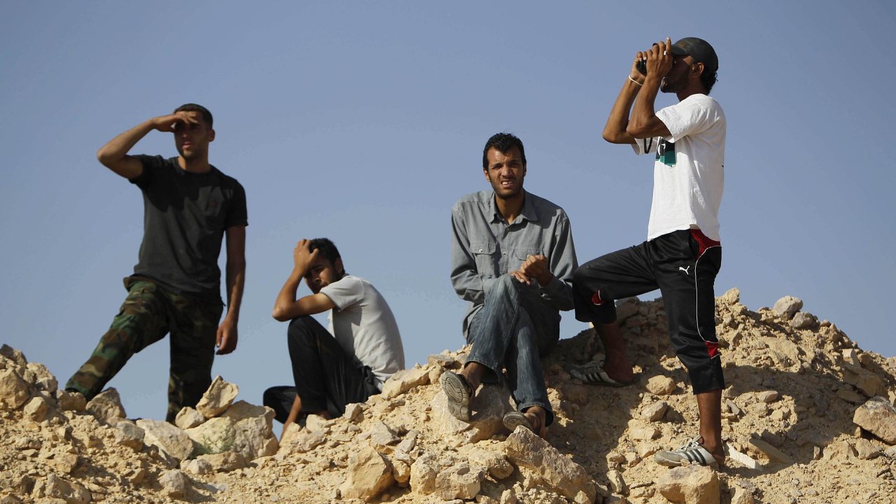 Libyjt rebelov nad dobytou vesnic Kavali