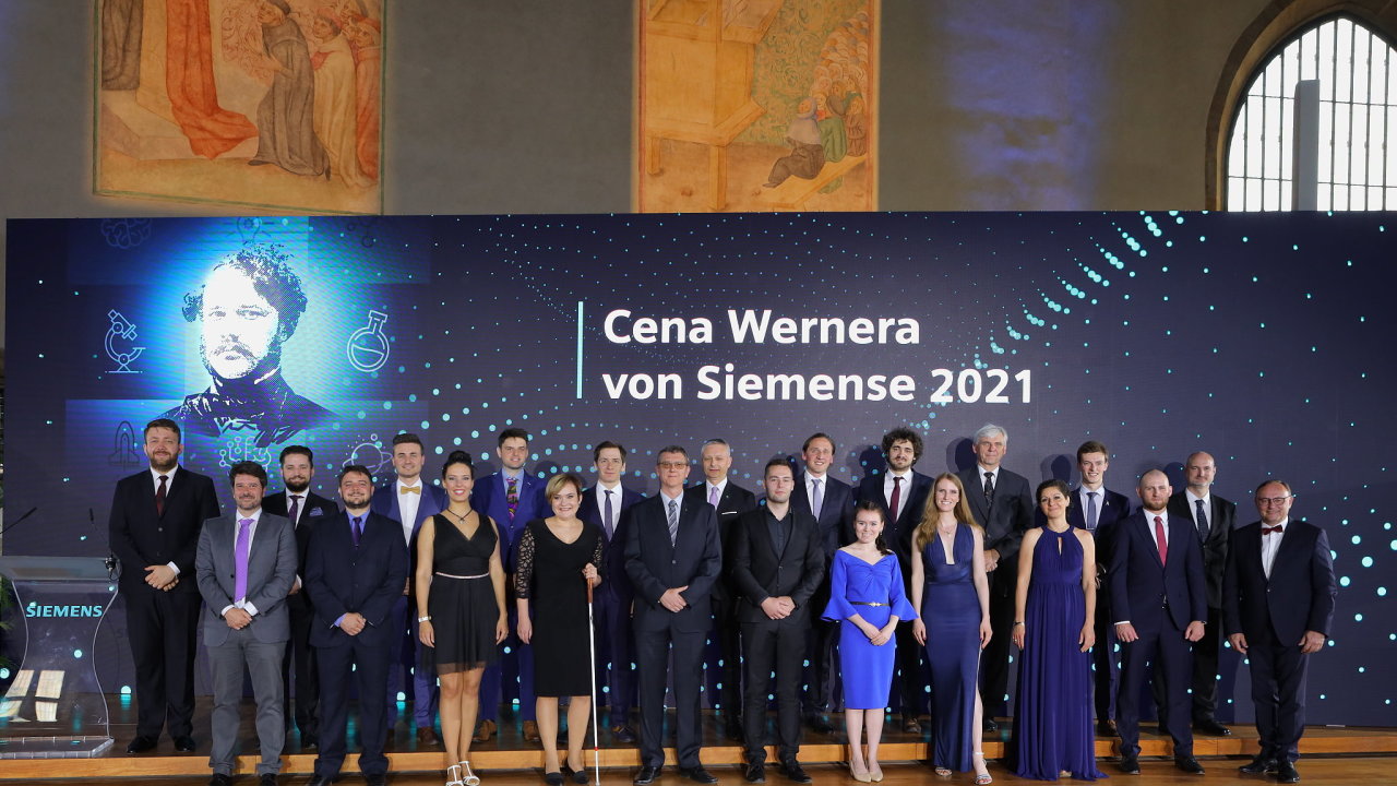 21 ocenìných v soutìži Cena Wernera von Siemense 2021 si mezi sebou rozdìlilo 900 tisíc korun.